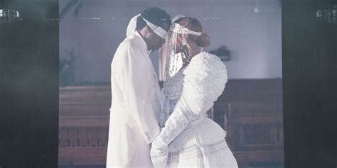 Check out a new photo from beyoncé and jay z's wedding. Beyoncé and JAY-Z Share Intimate Photos in Bed For Their ...