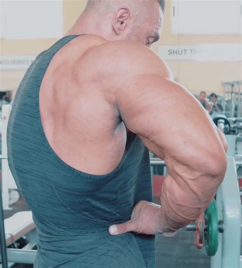 Muscle Lover Turkish Cypriot Super Heavyweight Bodybuilder Murat Senyigit