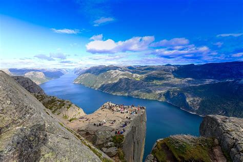 Preikestolen is one of rogaland county's most visited attractions, and one of the country's most preikestolen has been named one of the world's most spectacular viewing points by both cnn go. Norwegens schönste Bergwanderungen - Ferien in Norwegen