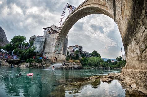 Mostars Crazy Cliff Diving Tradition Kongres Europe Events And