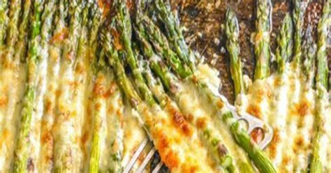 Arrange asparagus on baking sheet and set aside. Looking for a new way to fix asparagus? This Garlic ...