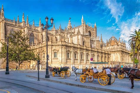 seˈβiʎa ˈfuðβol ˈkluβ), is a spanish professional football club based in seville, the capital and largest city of the autonomous community of andalusia, spain. Citytrip Sevilla bezoeken? 34 x bezienswaardigheden ...