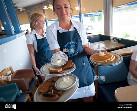 Waitresses Serving Food Hi Res Stock Photography And Images Alamy