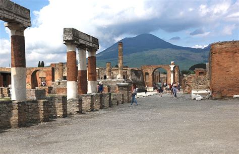 Pompeii Amalfi Coast And Positano Day Trip From Rome