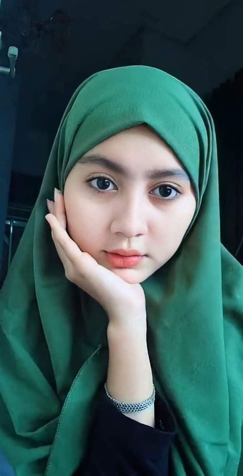 Pin Oleh Kedai Ireng Di Hijab Jilbab Cantik Wanita Perkumpulan Wanita