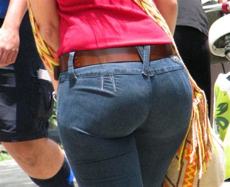 Milf With Tight Pants Round Ass