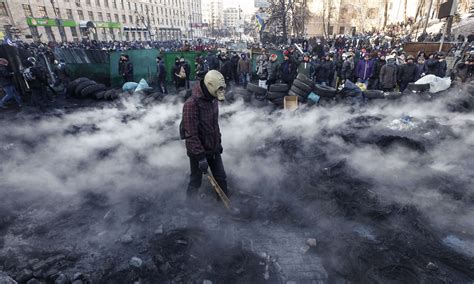 Ukrainian Far Right Group Claims To Be Co Ordinating Violence In Kiev World News The Guardian