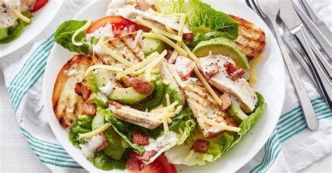 Divide the salad among bowls, top with the chicken and season with pepper. Chicken Caesar salad with a twist