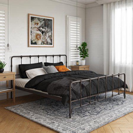 Beds are the defining feature in any bedroom, and swapping our your bed for a classic farmhouse bed is a quick way to add farmhouse charm to your room. Mainstays Farmhouse Metal Bed, King Size Bed Frame, Grey ...