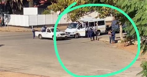Watch Police Caught Red Handed Receiving Bribe From Omnibus Operator Violating Lockdown