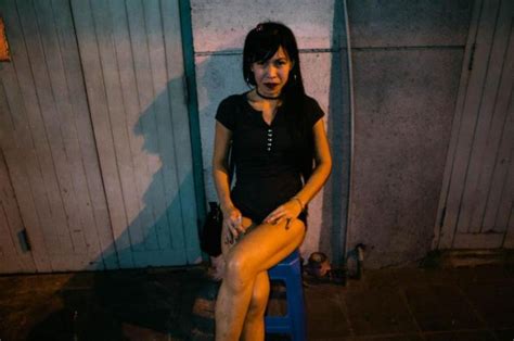 Photos That Show Off The Seedy Side Of Bangkok 14 Pics