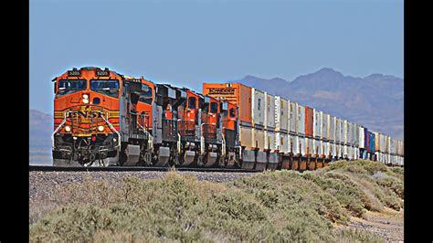 High Speed Bnsf Freight Trains Across The Desert 2020 4 Youtube
