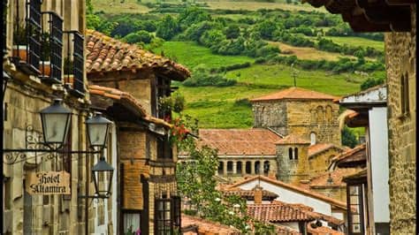 Hotel cuevas, la casa del organista, and posada gema received great reviews from travelers looking for a romantic hotel in santillana del mar. Santillana del Mar (Cantabria) - YouTube
