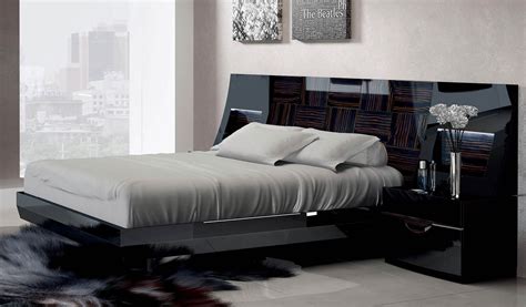 Buy luxury bedroom sets by homey design. High-class Wood Elite Platform Bed Indianapolis Indiana ...