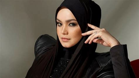Duet Bareng Rhoma Irama Siti Nurhaliza Merasa Terhormat Showbiz