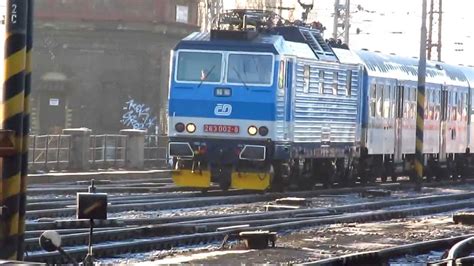 Vlaky Brno Lokomotiva 263 002 8 Přijíždí Do Brna Hd Youtube