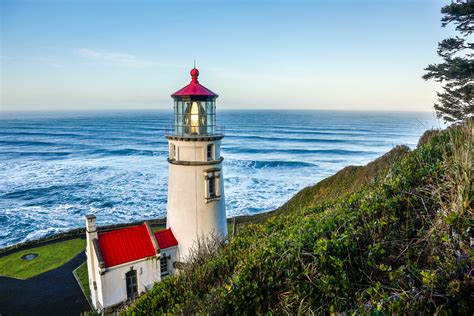 11 Lovely Oregon Lighthouses To Visit • Small Town Washington