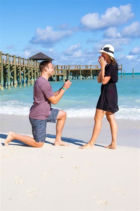 Insanely Adorable Real Life Wedding Proposals From Shane Co Summer Proposal Summer Proposal