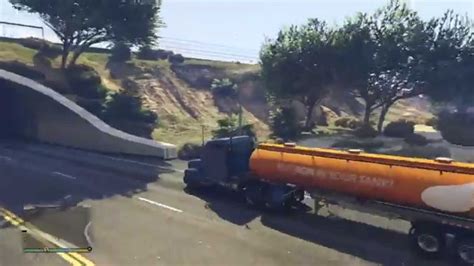 5 Minute Grand Theft Auto V Highway Pileupexplosion Youtube