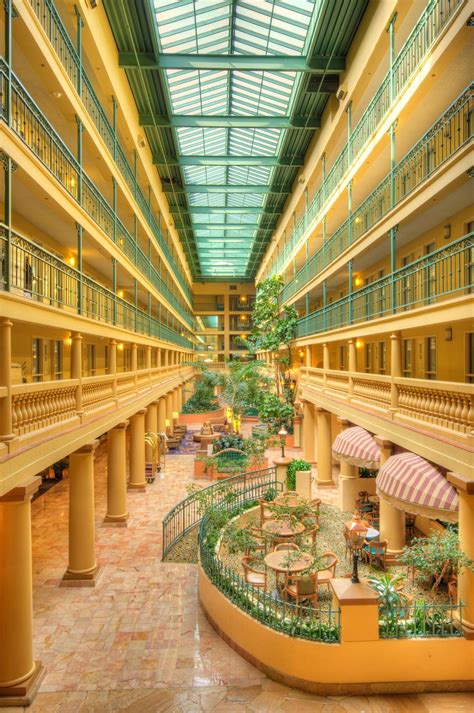 Tropical Indoor Atrium Suites At Embassy Suites By Hilton Los Angeles