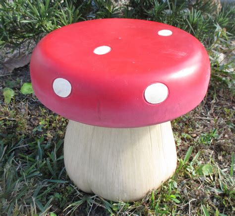 Mushroom Garden Seat - A-la-Mold Ornamental Concrete Molds