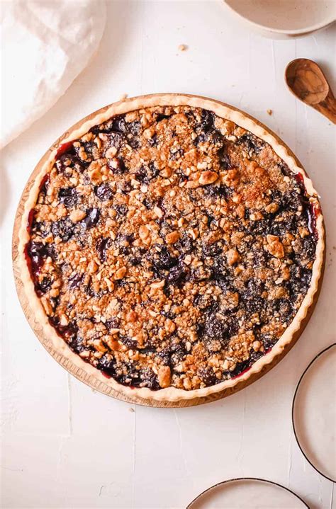 Healthy Food Cherry Crumble Pie