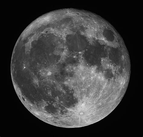 The web offers billions of photos that are just a google search away. 2011 Perigee Super Moon - High Res | 2011 Perigee Moon ...