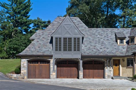 Tips Choosing Garage Doors For Your New House 16774