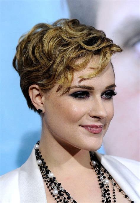 50 Most Delightful Short Wavy Hairstyles