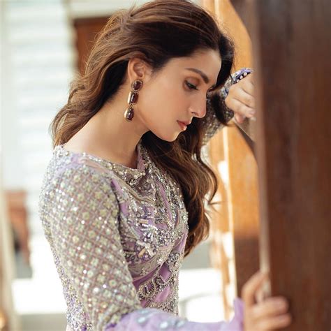 Latest Beautiful Shoot Of Ayeza Khan In Purple Outfit