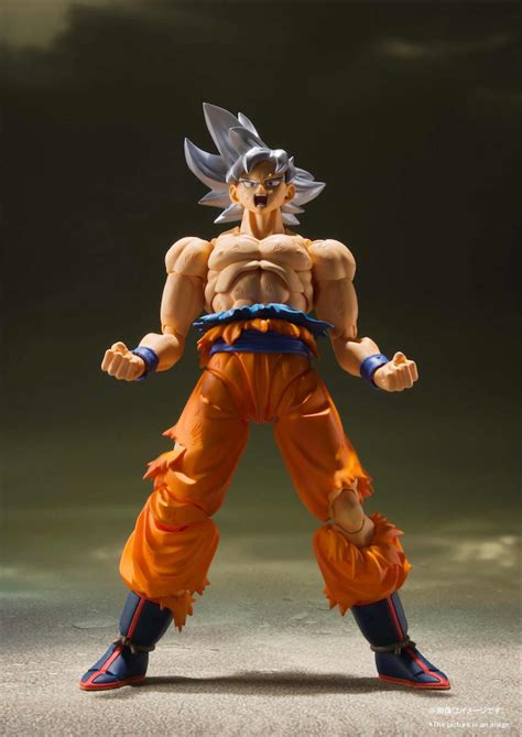 Dragon Ball Super La Figura Gigante De Goku Ultra Instinto Hobbyconsolas Entretenimiento