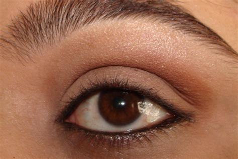 How to apply pencil eyeliner bottom lid. 21 eyeliner tips you NEED to try - Expert Home Tips