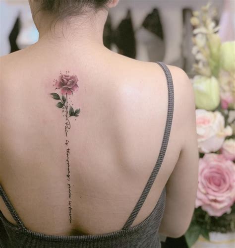 tatuagem feminina nas costas ideias para todos os estilos tatuagem de flor nas costas