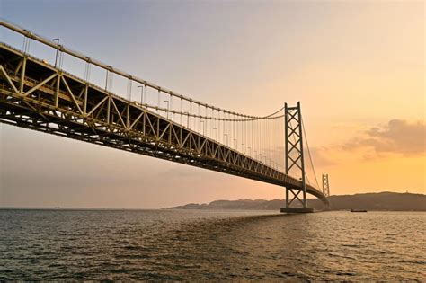 Japans World Record Setting Akashi Kaikyō Bridge