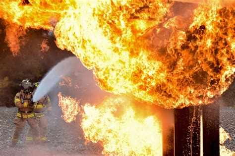 Kebakaran Gudang Buku Di Palebon Semarang September Api