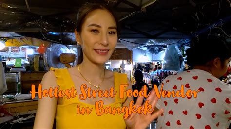 Hottest Street Food Vendor In Bangkok Angels Melon Smoothie Youtube