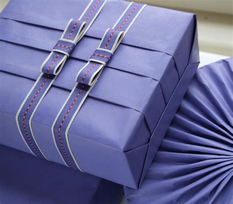 Pin By Nicole Sauli Koren Messina On Gift Wrapping Pleated Gift
