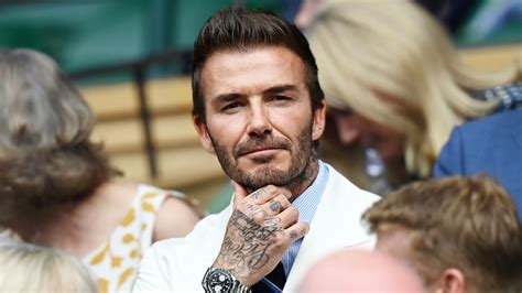 Markante Gesichtszüge Wie David Beckham Dieses Beauty Tool Machts