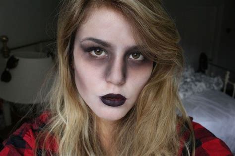 1001 idées maquillage zombie une vraie tête de mort vivant zombie halloween makeup