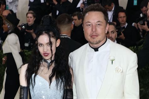 Tech mogul elon musk and singer grimes have something in common: Grimes Told Elon Musk to Turn Off His Phone After Tweeting That "Pronouns Suck" | Vanity Fair