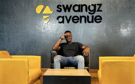 Viboyo Hilariously Creative in His 11-minute 2022 Rap-up Song