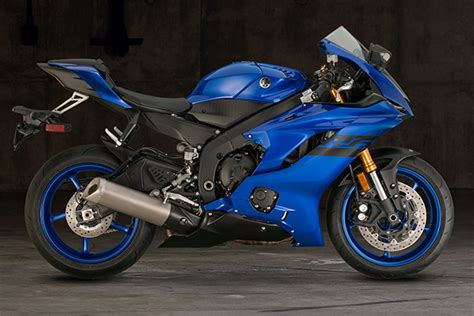 If i am playing hard on the track the bike gets 80 miles before the light is on. New Yamaha YZF-R6 Prices Mileage, Specs, Pictures, Reviews ...
