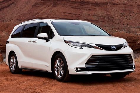 2021 Toyota Sienna Pictures