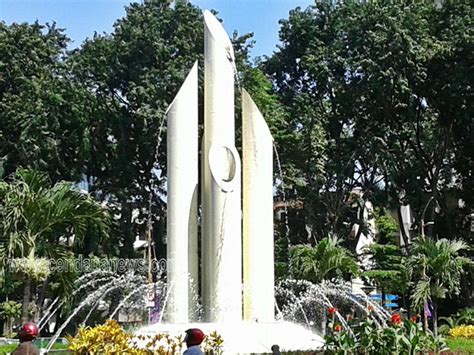 Monumen Bambu Runcing Wisata Sejarah Di Kota Surabaya