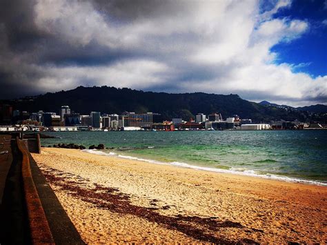 Wellington New Zealand Seen From Beach In Oriental Parade Flickr