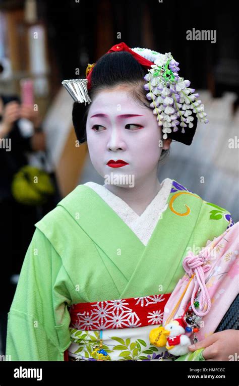 A Maiko Or Geisha In Gion District Kyoto Japan Stock Photo Alamy