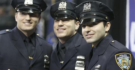 Nypd Adds 1123 New Officers Including 3 Brothers Cbs News