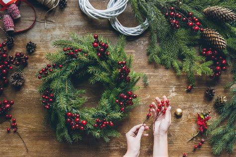 The Best Christmas Wreath Making Classes In London London Evening