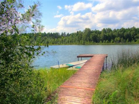 With little industry it offers many attractions to spend a time in the nature. Jezioro Gacanek, Wielkie Budziska, Bory Tucholskie ...