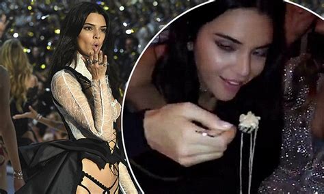 Kendall Jenners 6 Dressing Room Foods She Always Orders Daily Mail